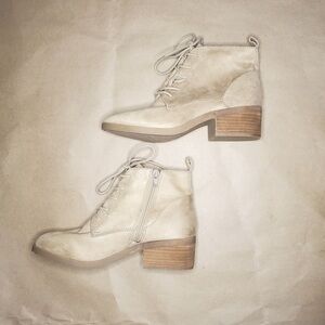 Carlos by Carlos Santana Graham Women Suede Faux Suede Booties Size: 7.5M